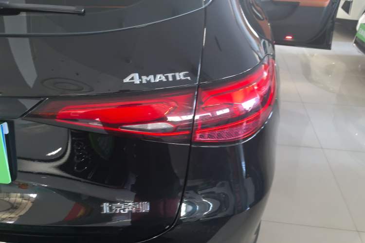 Used Mercedes-Benz GLC 2023 Facelift GLC 260 L 4MATIC Dynamic Version 5 Seats