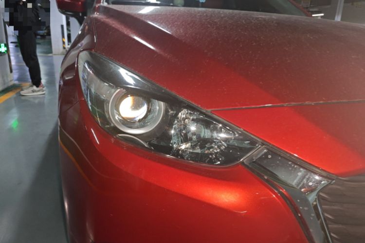 Used Mazda 3 Axela 2017 Sedan 1.5L Automatic Comfort Model Emission Standard China V Right Front Headlight