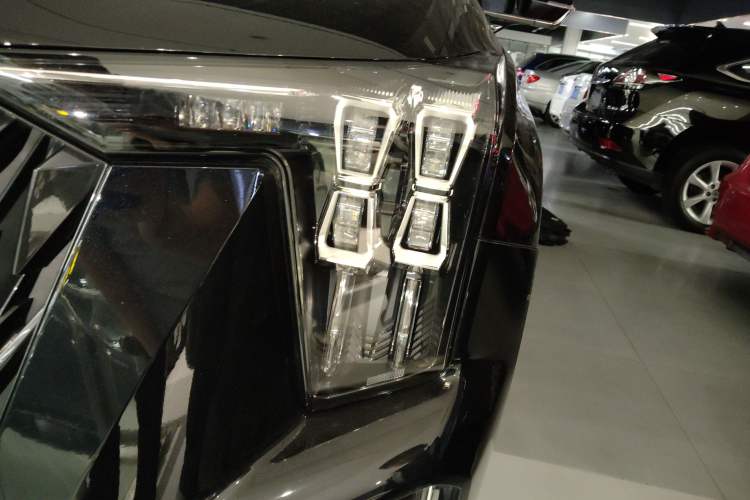 Used GAC Trumpchi ES9 2024 PHEV with 143 km Max