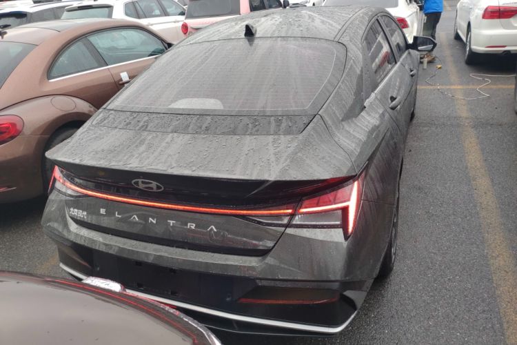 Used Hyundai Elantra 2023 1.5L CVT LUX Prestige Edition
