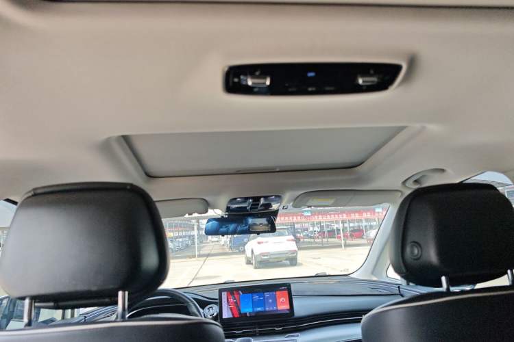 Used Roewe iMAX8 2021 400TGI Supreme Series Prestige Edition
