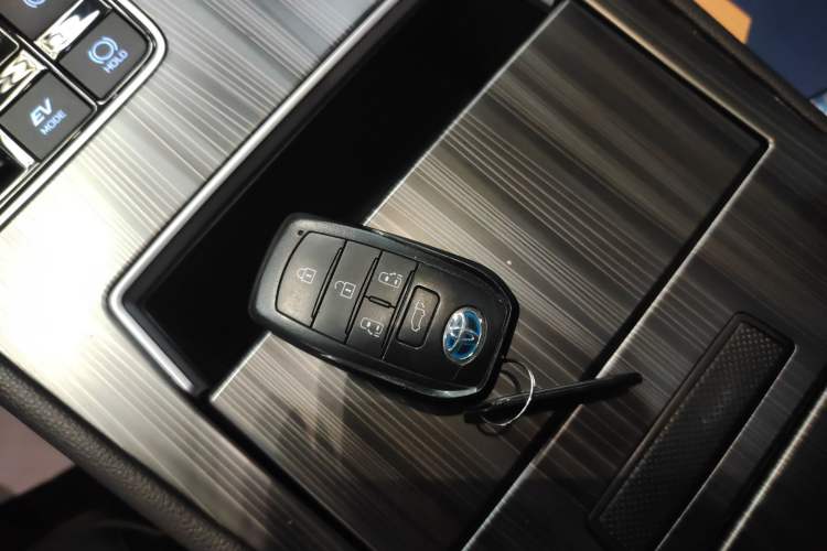 Used Toyota Sienna 2021 2.5L Hybrid Premium Edition
