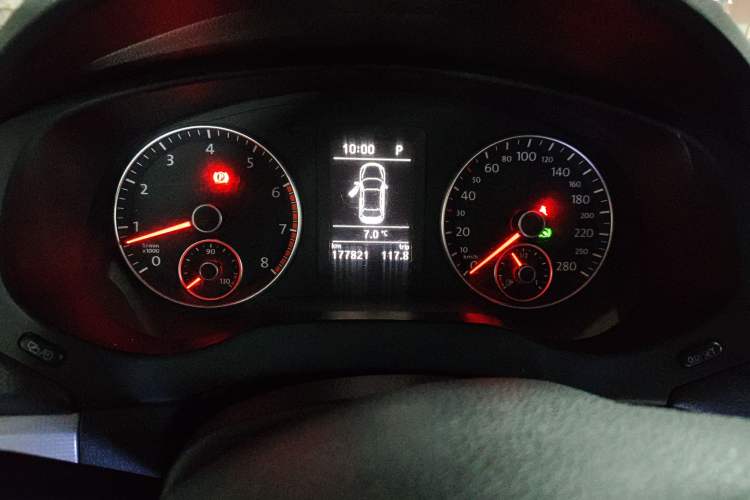 Used Volkswagen Sagitar 2012 1.4TSI Automatic Luxury Edition
