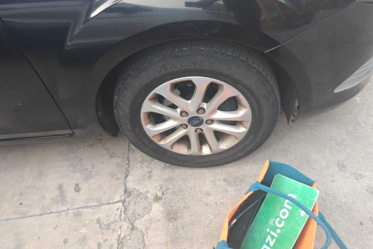 Used Ford Focus 2013 Hatchback Classic 1.8L Manual Base Model