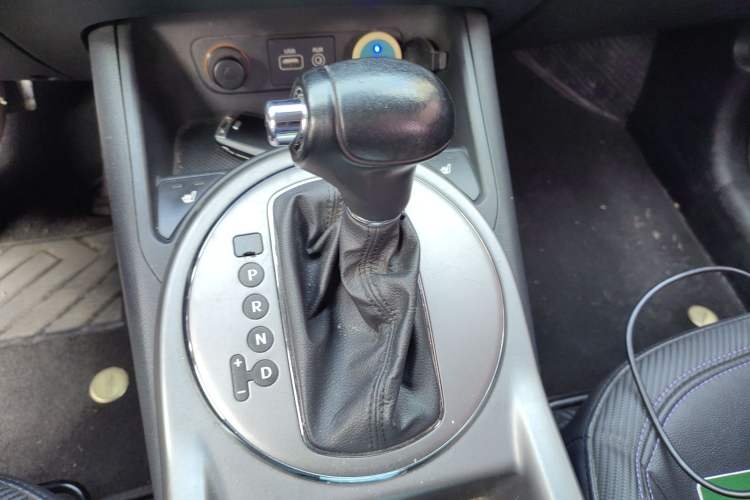 Used Kia Sportage R 2015 2.0L Automatic Two-Wheel Drive DLX Model