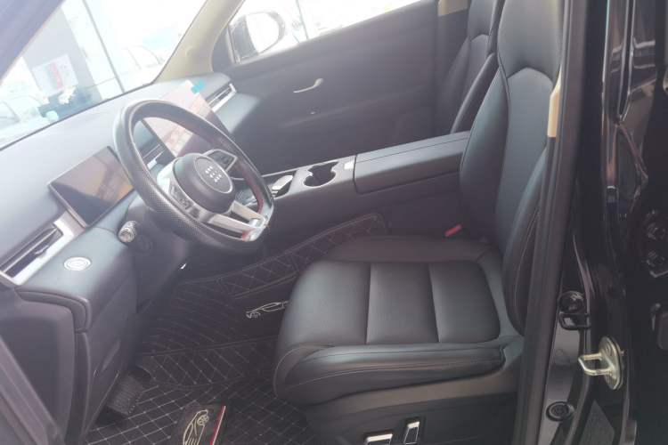 Used Landian E5 PLUS 2025 165 km Long-Range Version 7 Seats
