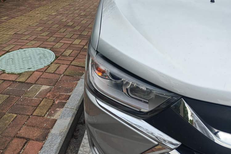 Used JAC Refine M4 2020 2.0 CTI Diesel Manual Jingrui Model China VI Standard Right Front Headlight