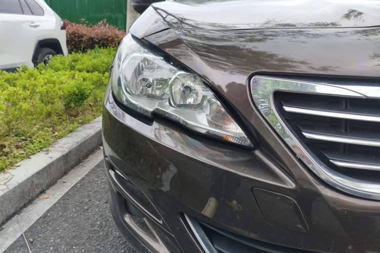 Used Peugeot 408 2014 1.8L Automatic Luxury Edition Right Front Headlight