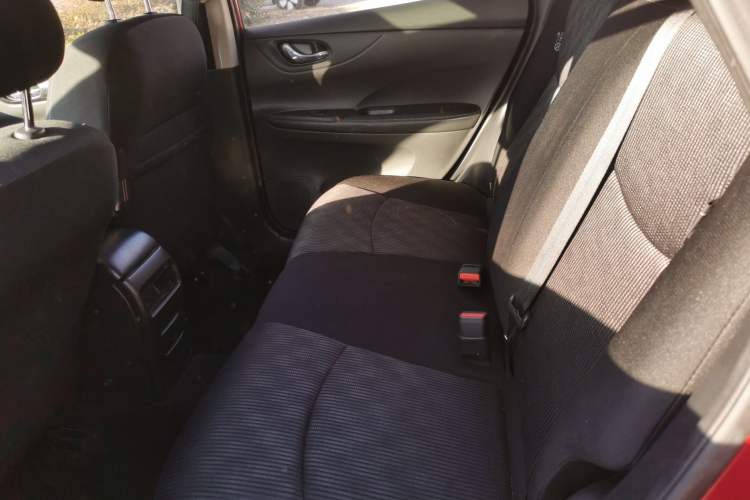 Used Nissan Tiida 2016 1.6L CVT Cool Dynamic Edition
