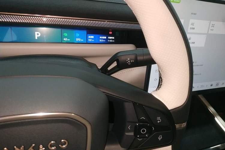 Used Lynk & Co Lynk & Co 10 EM-P 2025 Model 240 All-Wheel Drive Ultra—Sport Edition
