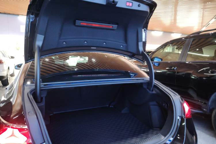 Used Mercedes-Benz E-Class 2024 E 300 L Luxury Model Trunk