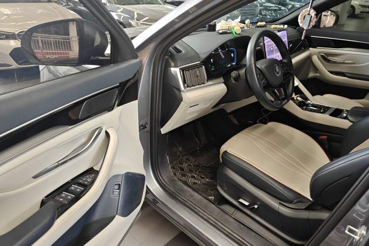 Used BYD Song PLUS New Energy 2021 DM-i 110KM Flagship Model Driver Seat