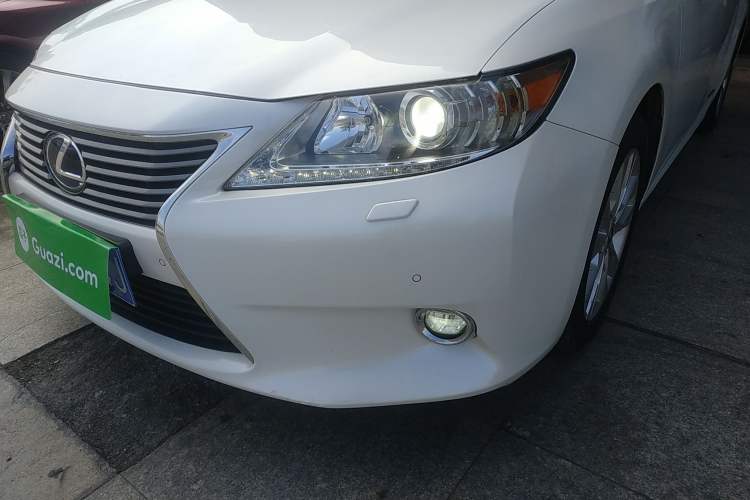 Used Lexus ES 2014 300h Elite Edition