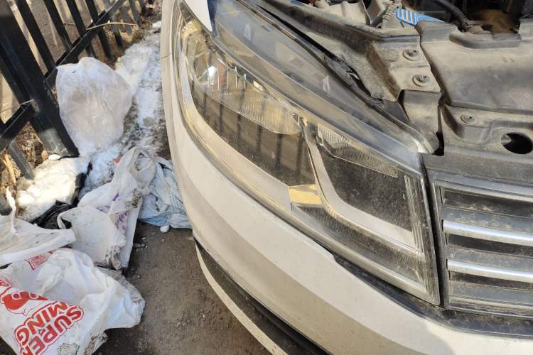 Used Volkswagen Santana 2016 1.6L Manual Fashion Edition Right Front Headlight