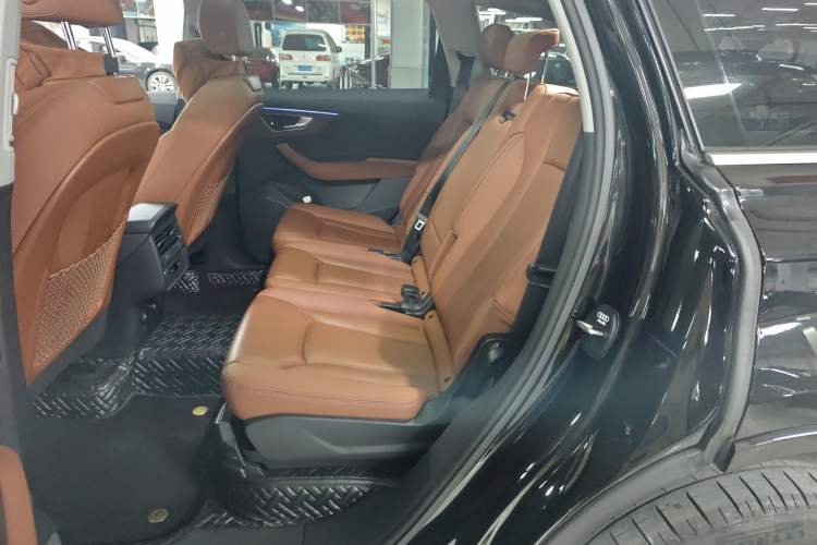 Used Audi Q7 2023 45 TFSI quattro S line Sport model
