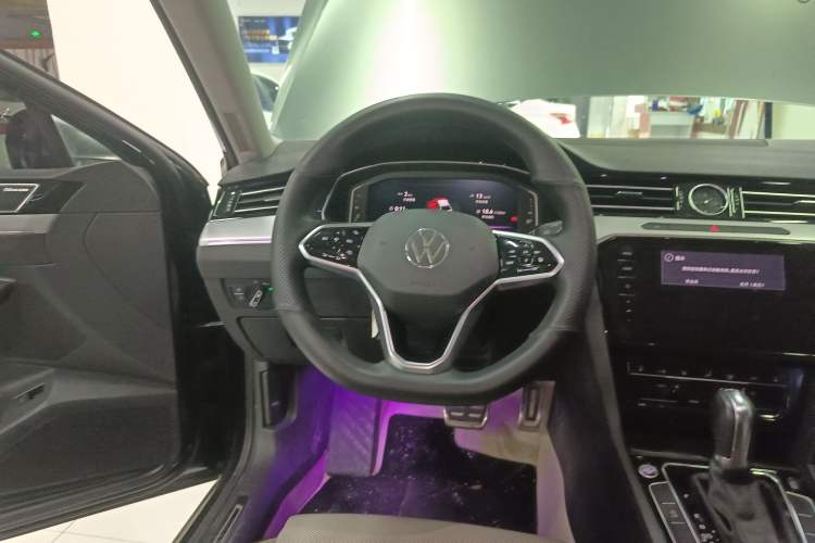 Used Volkswagen Magotan 2023 2 Million Units Commemorative Edition 330TSI DSG Luxury Version Steering Wheel