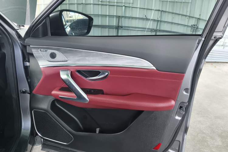 Used JETOUR X70 PLUS 2023 1.6T DCT Stronger 5-Seater