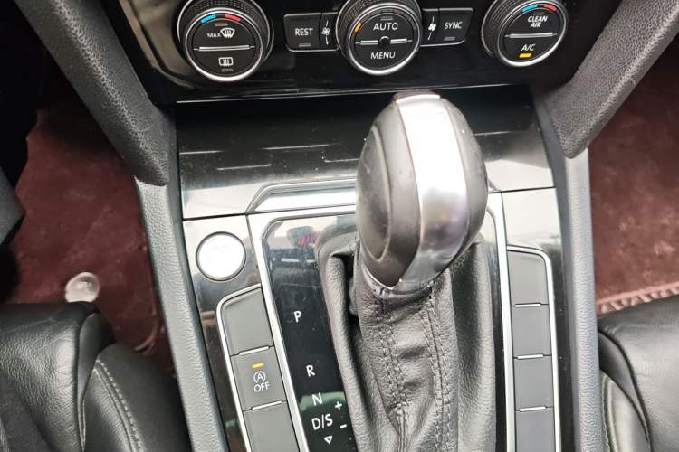 Used Volkswagen Magotan 2018 Facelift 330TSI DSG Luxury Model Gear Lever