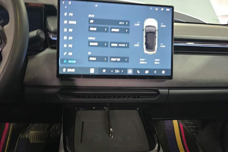 Used Lynk & Co 08 EM-P 2023 220 km Limited-Time Edition Audio And AC Panel