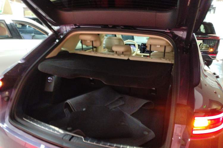 Used Hima AITO M5 2025 Extended-Range Ultra All-Wheel-Drive Version Trunk