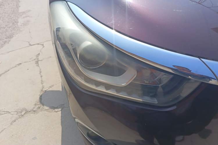 Used GAC Trumpchi GA6 2015 1.6T Manual Elite Model Right Front Headlight