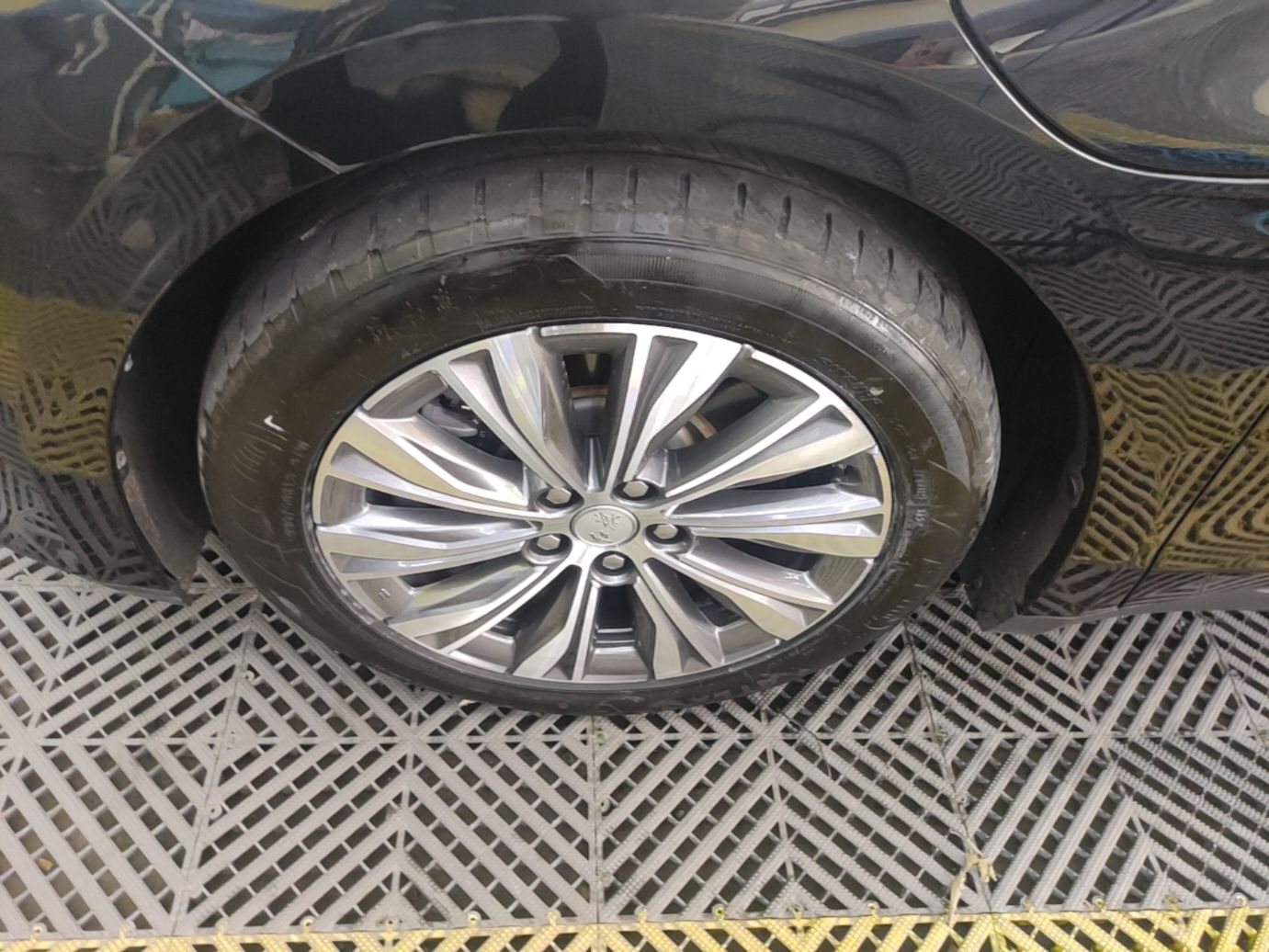 Hongqi E-QM5 2024 560km PLUS — снимка 10