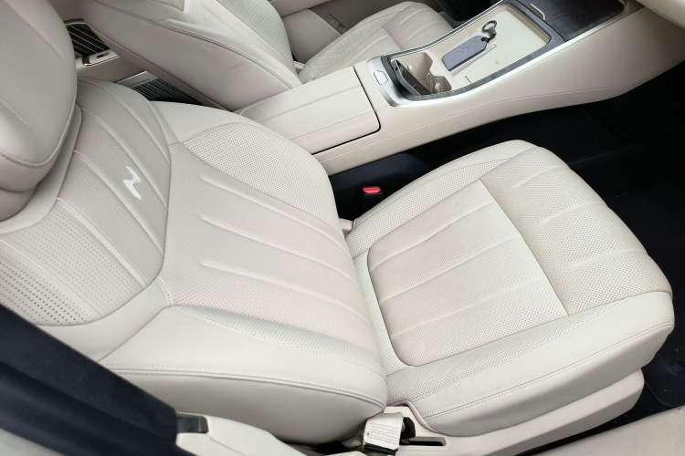 Used ONVO Luxeed L90 2025 Model—Ultra Six-Seater Version