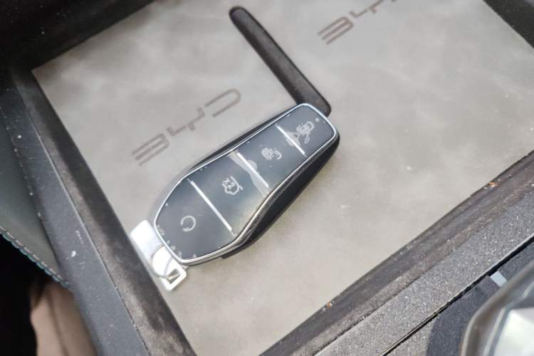 Used BYD Song L DM-i 2025 Intelligent Driving Version 112 km Leading Trim
