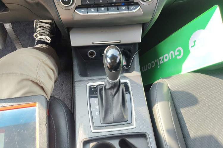 Used Hyundai Mistra 2017 1.8L Automatic Deluxe DLX Model China V Emission Standard Gear Lever