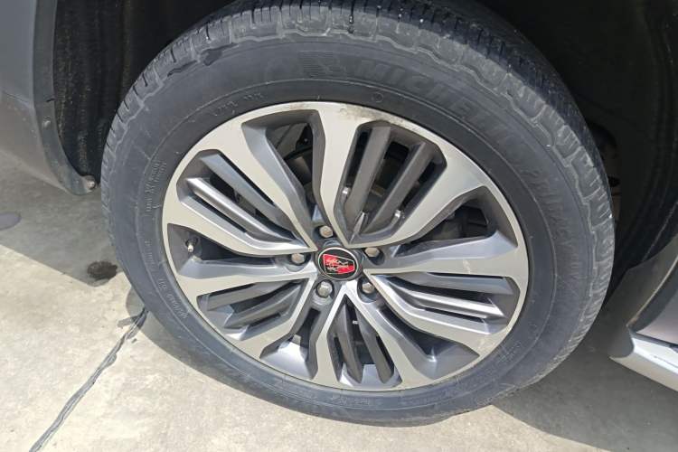 Used Roewe RX8 2018 30T Smart Connectivity All-Wheel Drive Supreme Edition