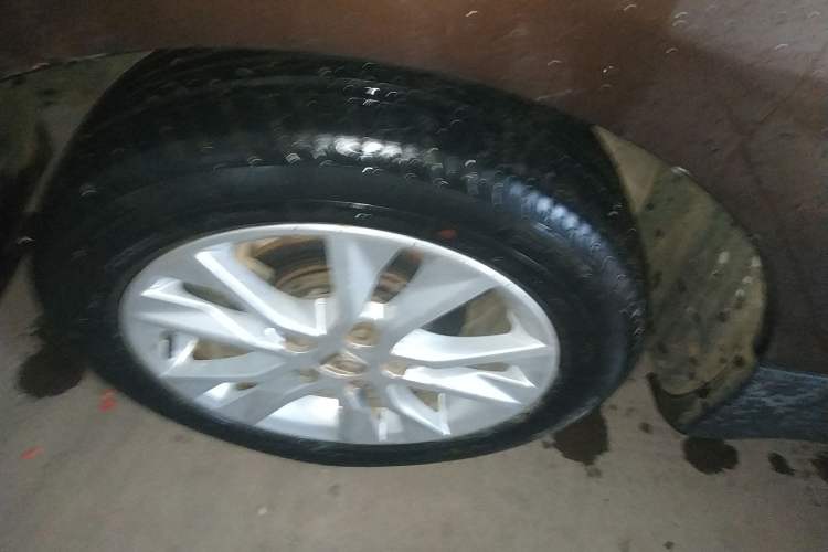 Used Baojun 730 2014 1.5L manual luxury trim 7 seats
