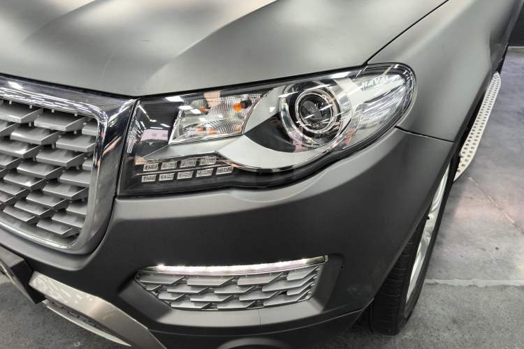 Used Haval H8 2017 2.0T Gasoline 4x4 Smart Enjoyment Version
