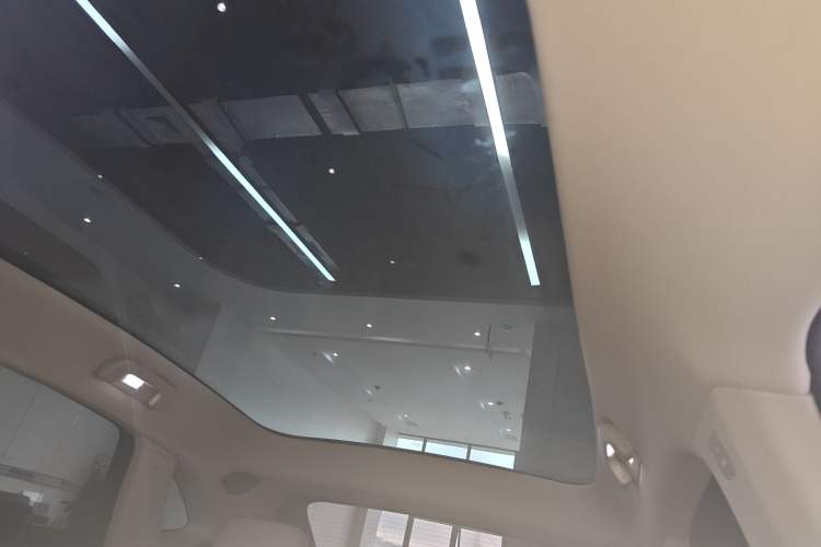 Used Hima AITO M5 2023 All-Electric Rear-Drive Standard Edition Headliner