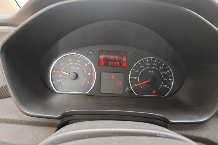 Used Wuling Hongguang V 2022 1.5L Jingqu Edition Enclosed-Window Vehicle with Electric Power Steering LAR