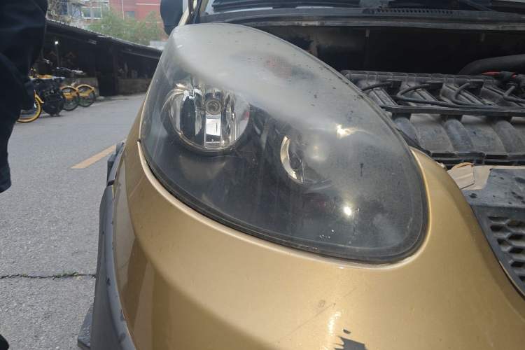 Used Chery X1 2011 1.3L AMT Luxury Model Right Front Headlight