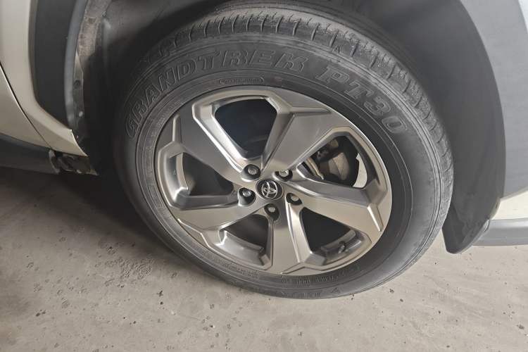 Used Toyota RAV4 2020 2.0L CVT Two-Wheel Drive Fashion Edition Right Front Wheel Hub