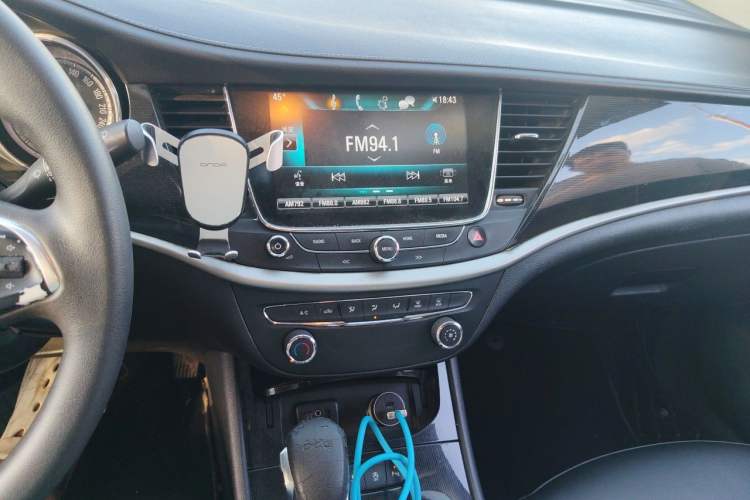 Ojetý Buick Verano 2017 Sedan 20T Dual-Clutch Leading Model