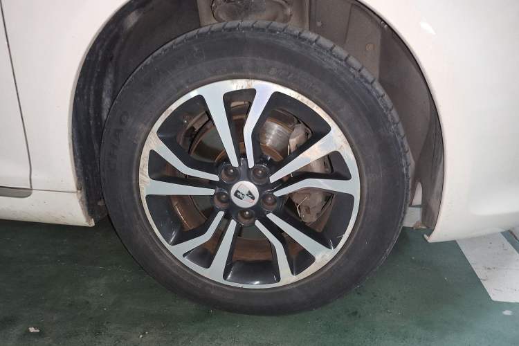 Used Roewe e550 2016 Flagship Edition Right Front Wheel Hub