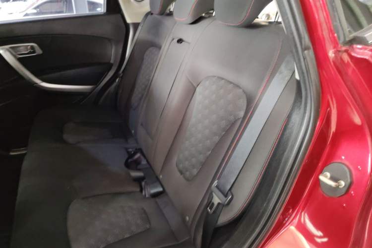 Used Bestune X80 2013 2.0L automatic comfort version
