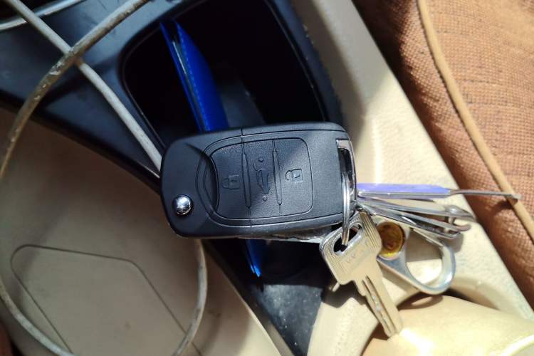 Used Baojun 730 2016 1.5L Manual Standard Version 7 Seats Vehicle Key