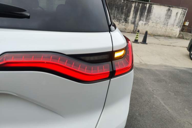 Used Nio ES8 2018 355 km Base Version 7-Seater Edition
