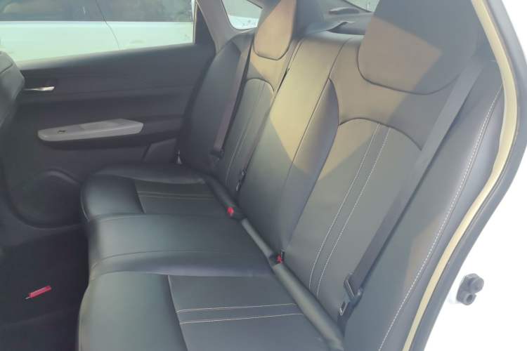 Used Dongfeng Aeolus E70 2023 500 Smart Edition Lithium Iron Phosphate 48.6 kWh 120 kW