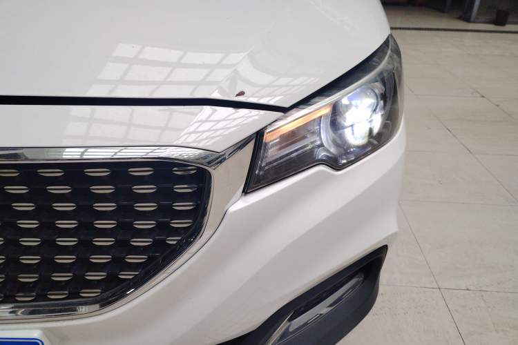 Used MG ZS 2018 1.5L Manual 65-inch Giant-Screen Sunroof Version China V Standard
