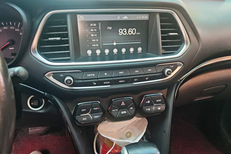 Used GAC Trumpchi GS4 2017 235T Automatic Two-Wheel Drive Luxury Smart Connectivity Version Audio And AC Panel