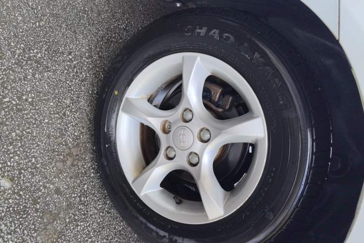 Used Geely Auto Emgrand 2014 Sedan 1.5L Manual Fashion Edition Right Rear Wheel Hub