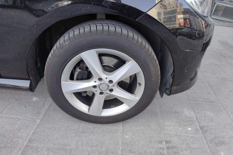 Used Mercedes-Benz M-Class 2014 ML 320 4MATIC Right Front Wheel Hub