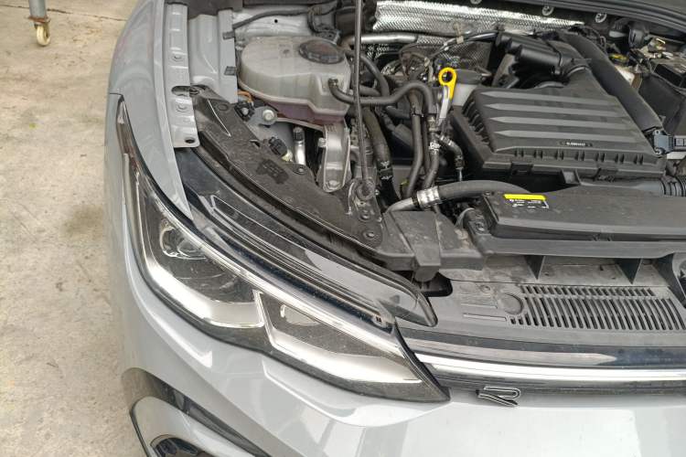 Used Volkswagen Golf 2023 Facelift 280TSI DSG R-Line Lite Right Front Headlight