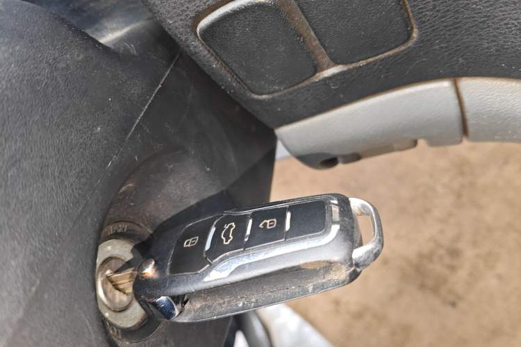 Used FORTHING Lingzhi 2013 V3 1.5L 5-Seat Standard Model I
