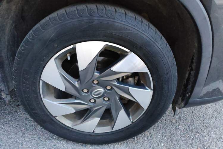 Used GAC Trumpchi GS4 2020 270T Automatic Luxury Smart Connectivity Version Right Front Wheel Hub