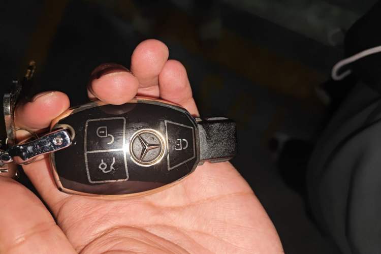 Used Mercedes-Benz GLC 2019 GLC 260 L 4MATIC Dynamic Model Vehicle Key